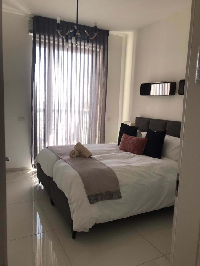 Modern Flat On Best Location In Town Baitulmaqdis Luaran gambar